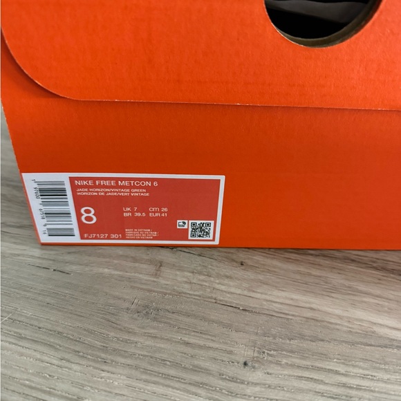 Nike free metcon 6 - vintage green size 8 and 10 new in box - Picture 10 of 10